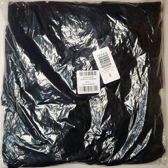 ❤️NWT VINTAGE TORRID ROMPER STUDIO KNIT SURPLICE SHORTS UNDER SKIRT - PLUS SIZE - Picture 4 of 8